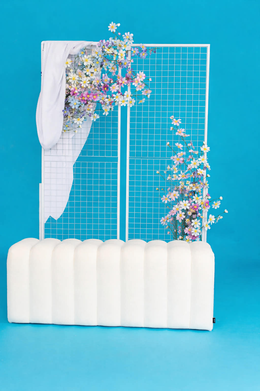 Wiosna – błękitne tło z kwiatami